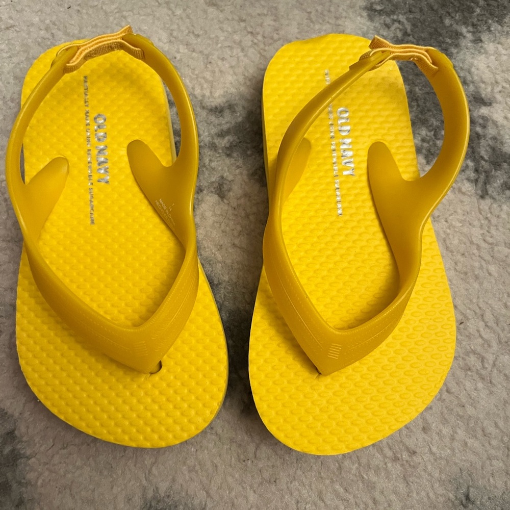Toddler flip flops